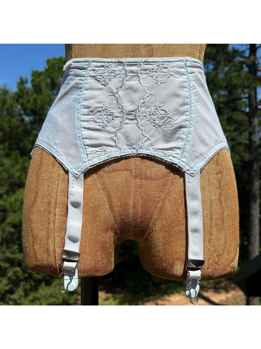 Vintage 40s/50s Pastel Baby Blue Embroidered Cotton Pinup Garter Belt
